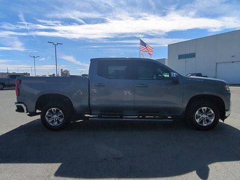 Used 2022 Chevrolet Silverado 1500 LT image 12