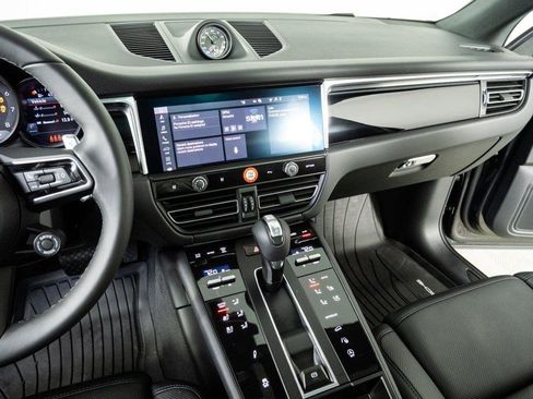 New 2026 Porsche Macan AWD/4WD image 13