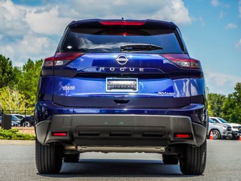 Used 2025 Nissan Rogue SV AWD/4WD image 13