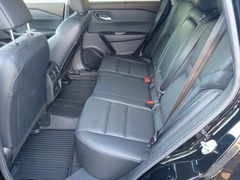 Used 2023 Nissan Rogue SV w/ SV Premium B Package FWD image 13