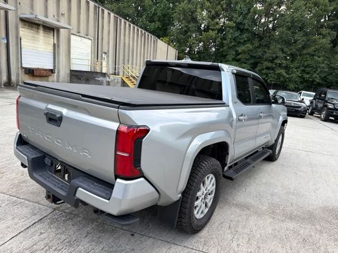Used 2024 Toyota Tacoma SR5 AWD/4WD image 11