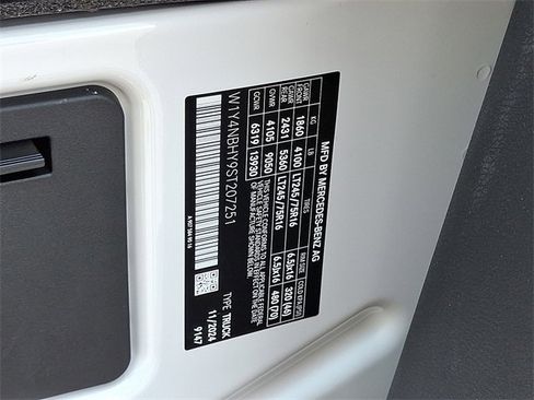 Used 2025 Mercedes-Benz Sprinter 2500 image 27