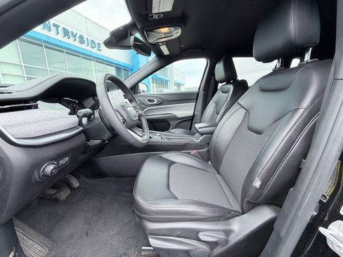Used 2025 Jeep Compass Latitude AWD/4WD image 20