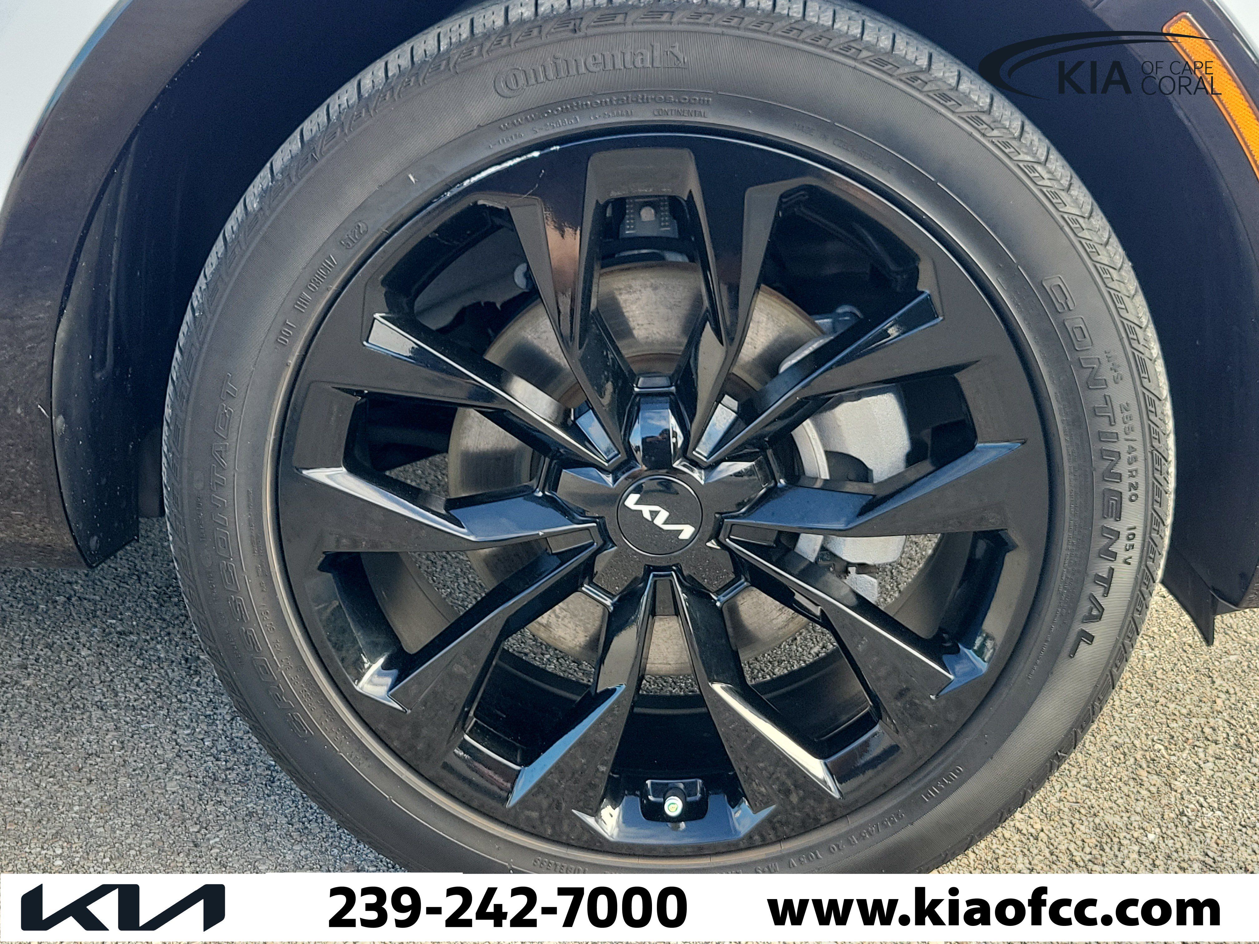 Certified 2023 Kia Sorento SX FWD image 7