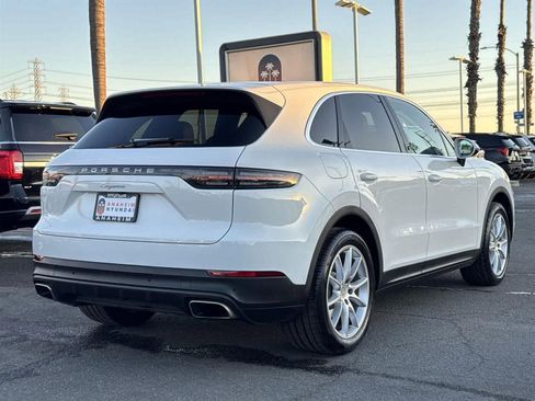 Used 2023 Porsche Cayenne image 6