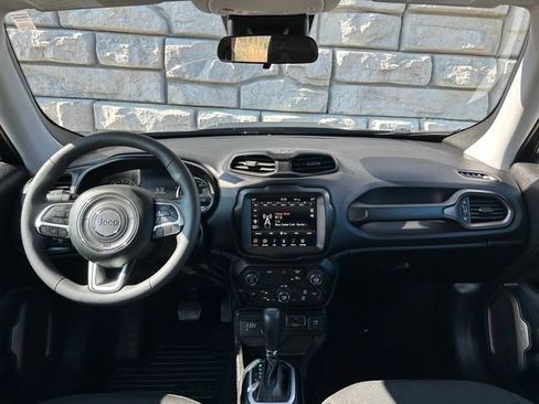 Certified 2023 Jeep Renegade Latitude AWD/4WD image 10
