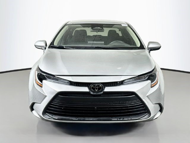 Used 2024 Toyota Corolla LE FWD image 2