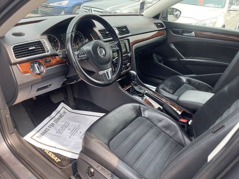 Used 2012 Volkswagen Passat 3.6 SEL Premium FWD image 11