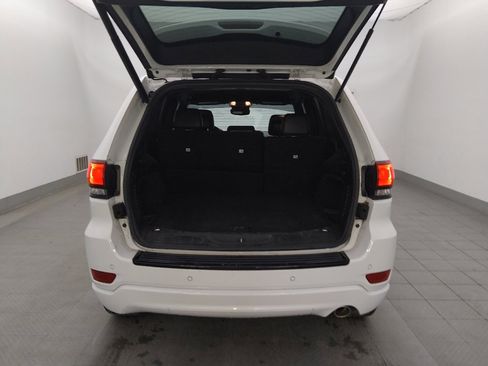 Used 2017 Jeep Grand Cherokee Altitude image 29