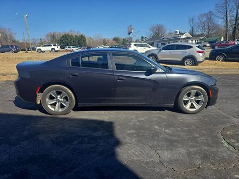 Used 2018 Dodge Charger SXT Plus image 4