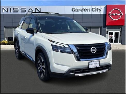 Certified 2024 Nissan Pathfinder Platinum w/ Cargo Package AWD/4WD image 1