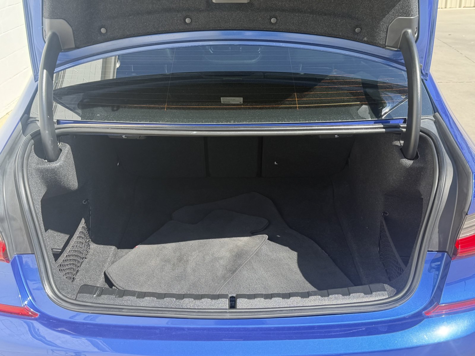 Used 2021 BMW 330i Sedan w/ M Sport Package RWD image 29