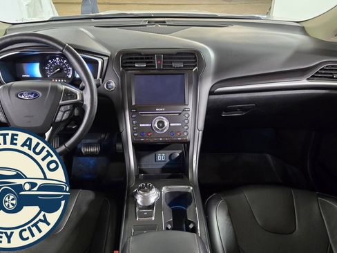 Used 2020 Ford Fusion Titanium image 26