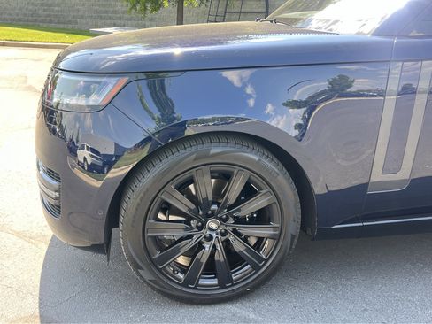 Used 2023 Land Rover Range Rover SE AWD/4WD image 12