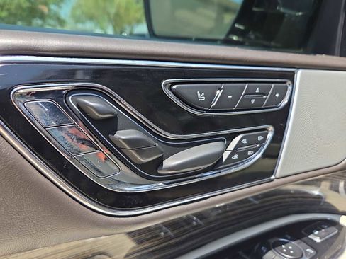 Used 2020 Lincoln Navigator L Black Label w/ Cargo Convenience Package AWD/4WD image 18