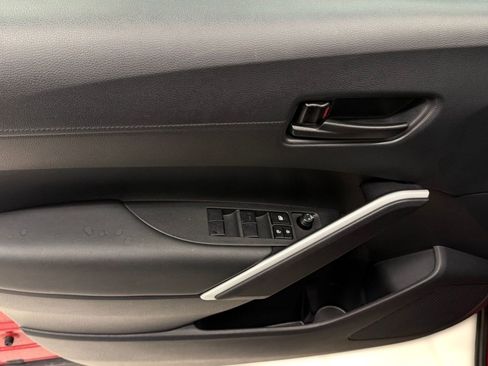 Used 2024 Toyota Corolla Cross LE w/ Moonroof Package image 11