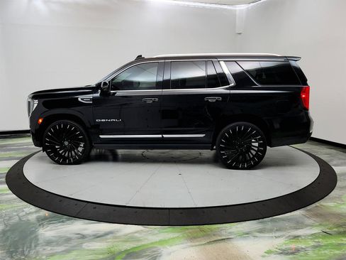 Used 2022 GMC Yukon Denali w/ Denali Premium Package AWD/4WD image 8