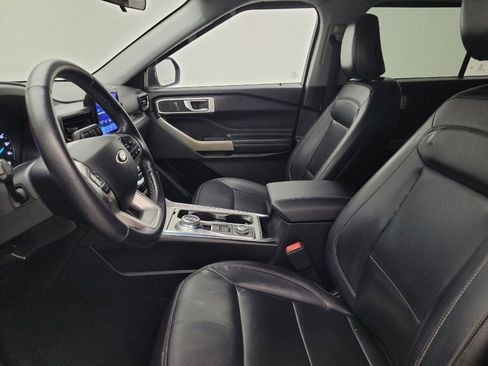 Used 2021 Ford Explorer XLT w/ Equipment Group 202A image 17