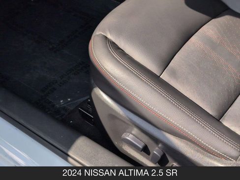 Used 2024 Nissan Altima 2.5 SR w/ SR Premium Package FWD image 15
