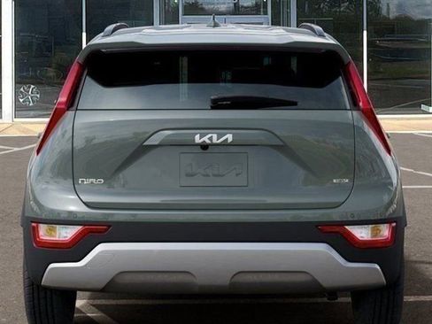 New 2026 Kia Niro EX FWD image 13