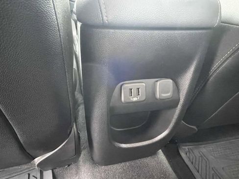 Used 2020 Chevrolet Colorado Z71 AWD/4WD image 14