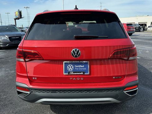 Used 2024 Volkswagen Taos SE w/ Panoramic Sunroof Package image 6