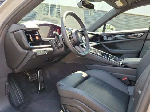 Certified 2026 Porsche Panamera 4 AWD/4WD image 4