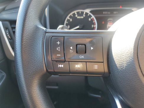 Used 2023 Nissan Rogue S FWD image 20