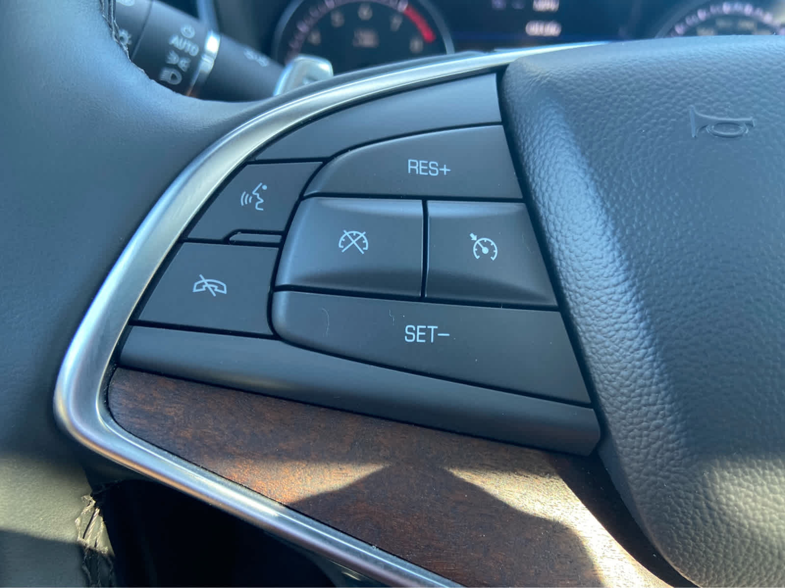 Used 2025 Cadillac XT5 Sportv w/ Technology Package AWD/4WD image 24