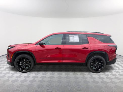 Used 2025 Chevrolet Traverse RS AWD/4WD image 8