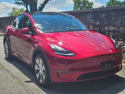 Used 2024 Tesla Model Y Long Range AWD/4WD image 12