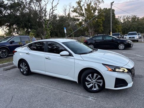 Used 2023 Nissan Altima 2.5 S image 6