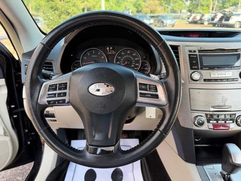 Used 2013 Subaru Outback 2.5i Premium AWD/4WD image 26