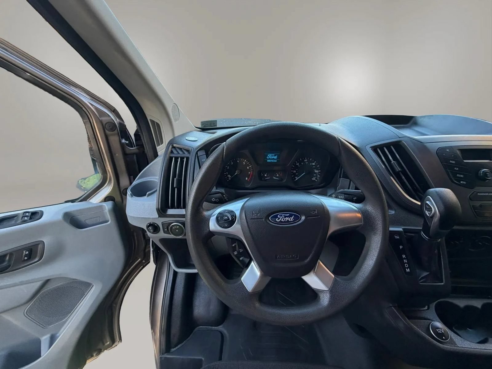 Used 2018 Ford Transit 250 148 Medium Roof RWD image 23