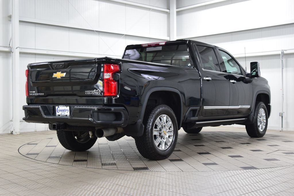 Used 2024 Chevrolet Silverado 2500 High Country w/ Technology Package AWD/4WD image 8