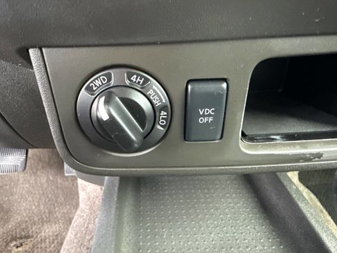 Used 2011 Nissan Xterra S image 24