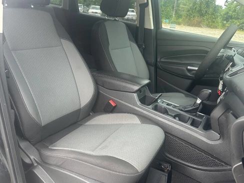 Used 2017 Ford Escape SE image 21