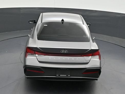 Used 2024 Hyundai Elantra SEL FWD image 18