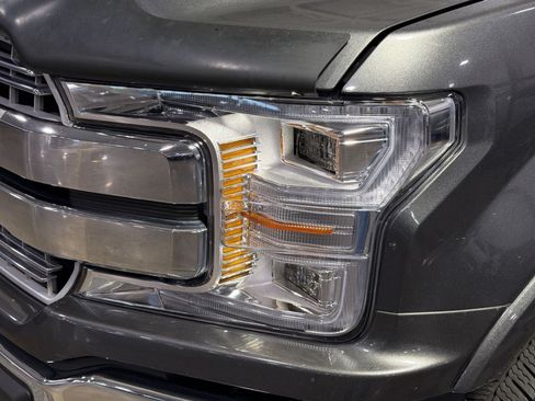 Used 2018 Ford F150 Lariat w/ Equipment Group 502A Luxury AWD/4WD image 13