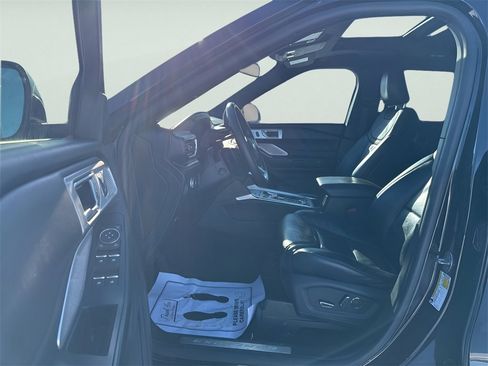 Used 2020 Ford Explorer Platinum w/ Premium Technology Package image 27