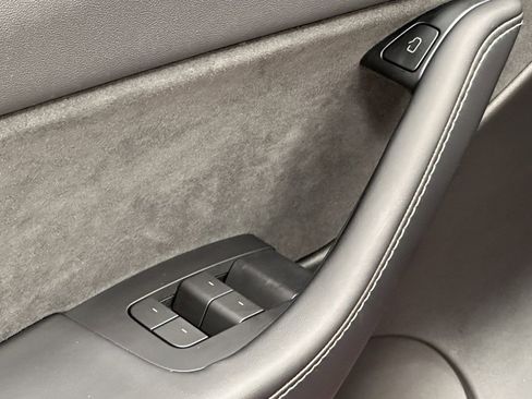 Used 2021 Tesla Model Y Long Range image 11