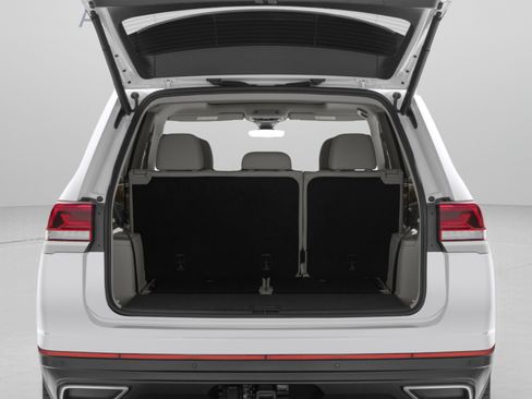 Used 2024 Volkswagen Atlas SE w/ Panoramic Sunroof Package AWD/4WD image 14