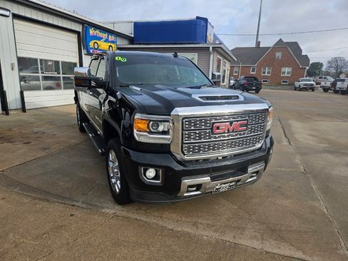 Used 2019 GMC Sierra 2500 Denali w/ Duramax Plus Package image 5