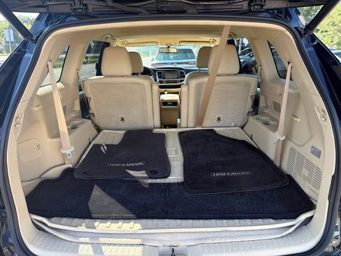 Used 2014 Toyota Highlander XLE AWD/4WD image 7