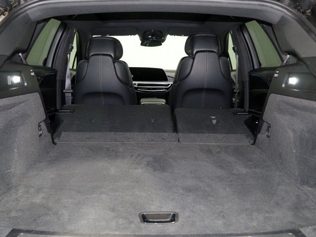 Used 2024 Cadillac Lyriq Sport RWD image 49