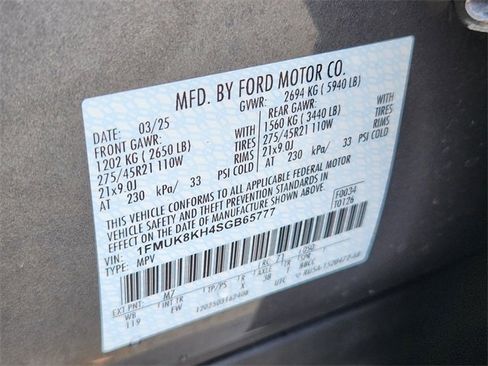 Used 2025 Ford Explorer ST-Line w/ ST-Line Street Pack image 31