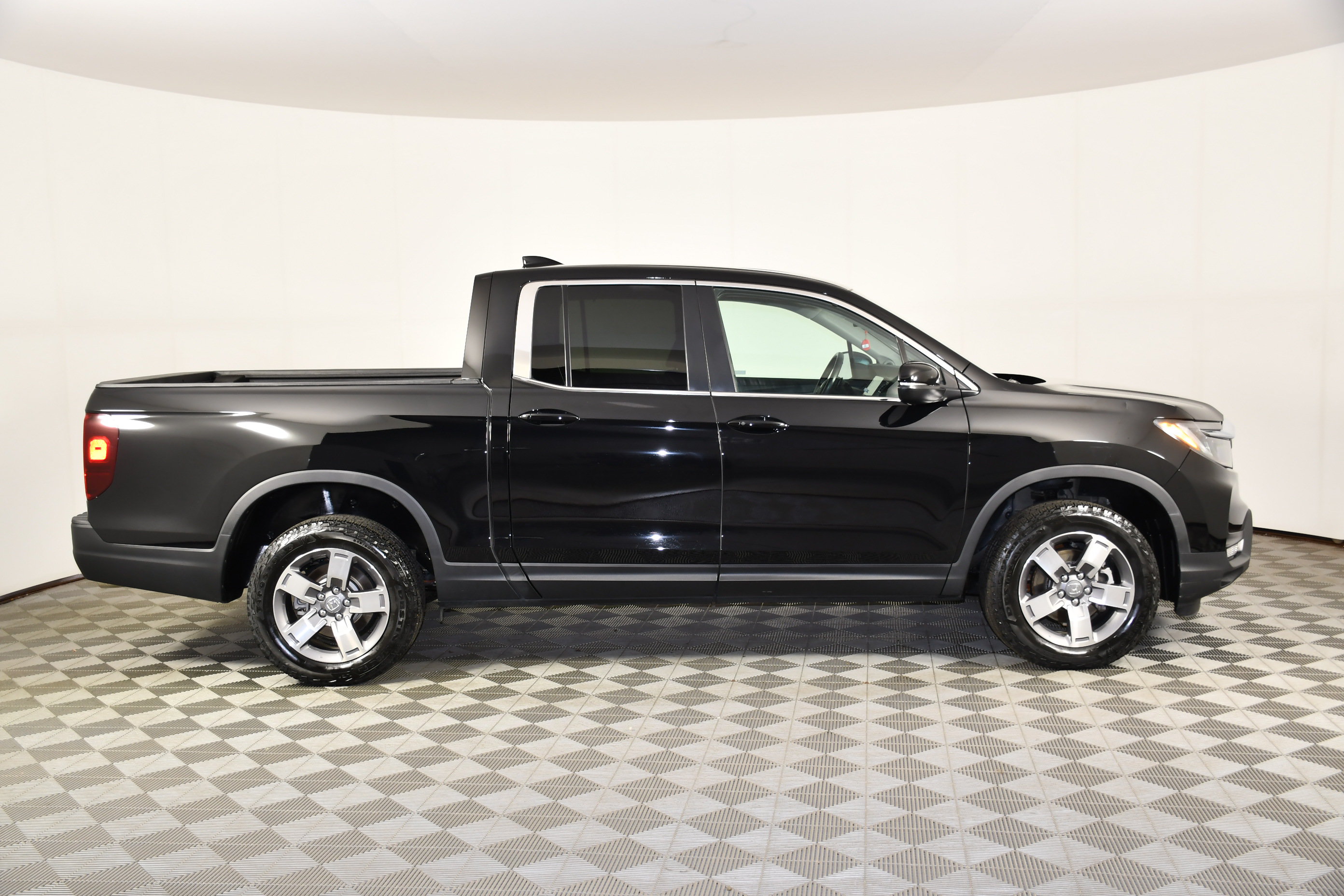 Certified 2024 Honda Ridgeline RTL image 4