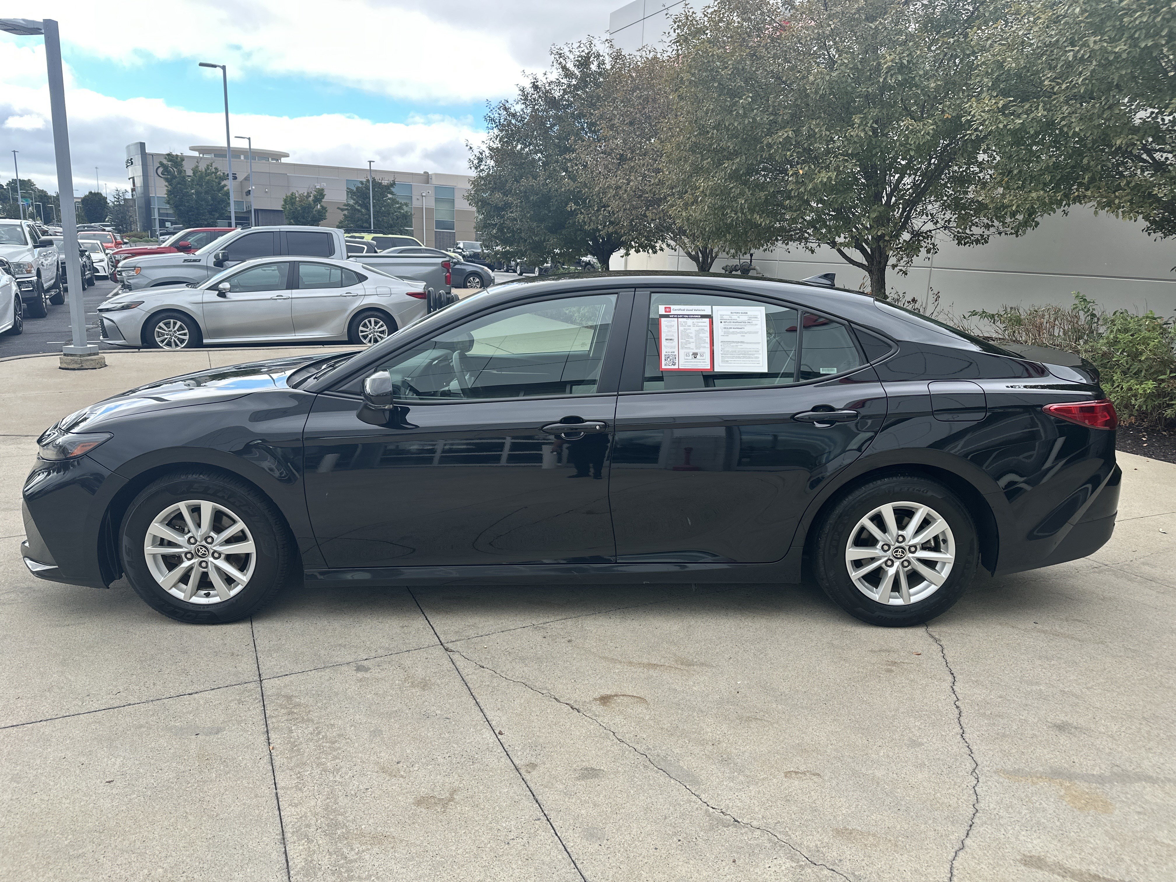 Used 2025 Toyota Camry LE FWD image 9