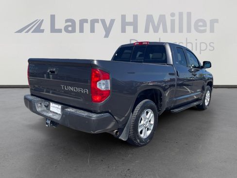 Used 2019 Toyota Tundra SR5 w/ SR5 Convenience Package image 5