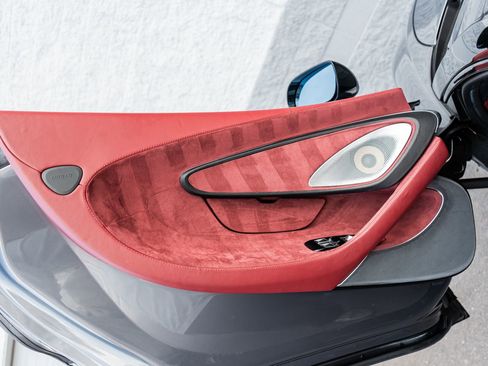 Used 2025 McLaren GTS image 24